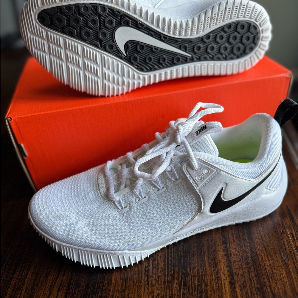 Nike Women's Size 10 Nike Zoom HyperAce 2 Volleyball Shoes